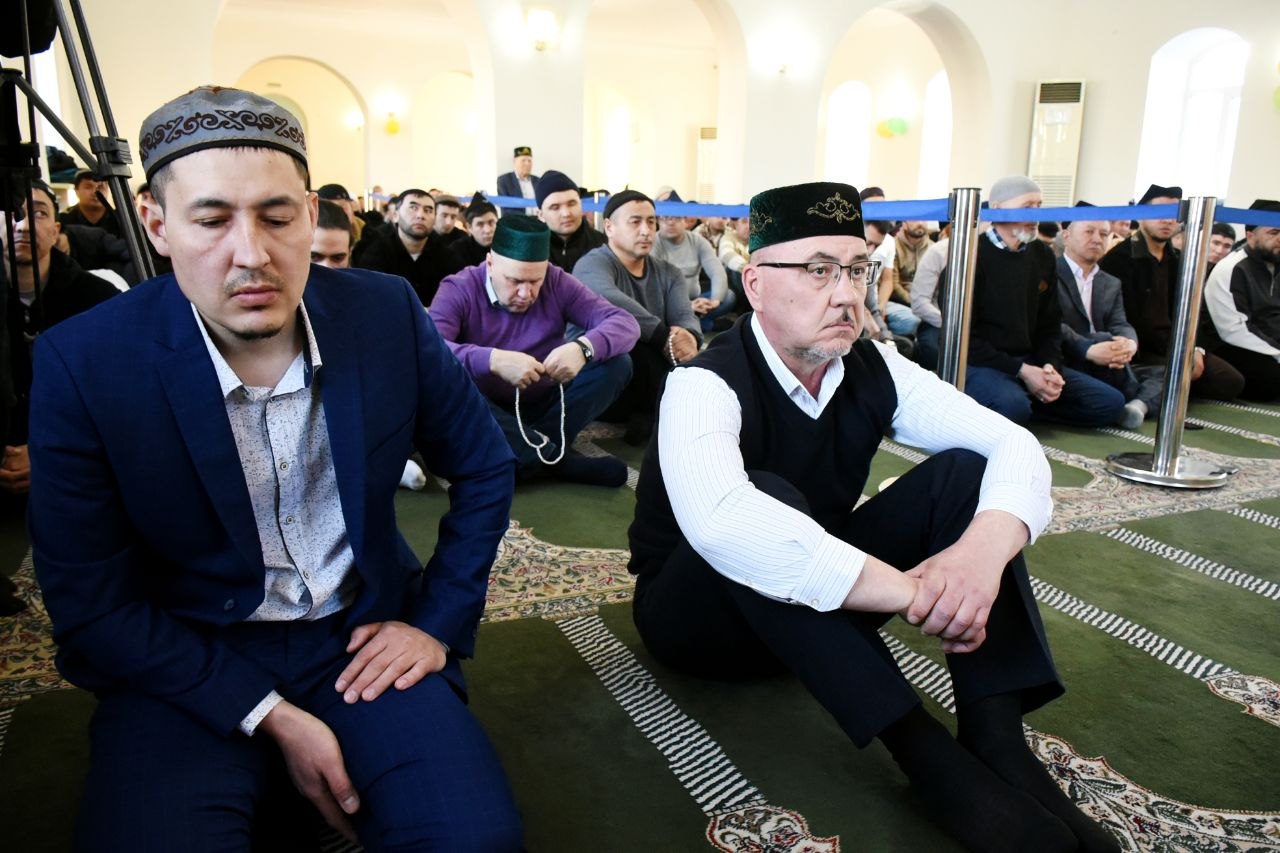 Альберт Юмадилов: Поздравляю всех мусульман с окончанием священного месяца Рамадан и светлым праздником Ураза-байрам! Альберт Юмадилов: Поздравляю всех мусульман с окончанием священного месяца Рамадан и светлым праздником Ураза-байрам!