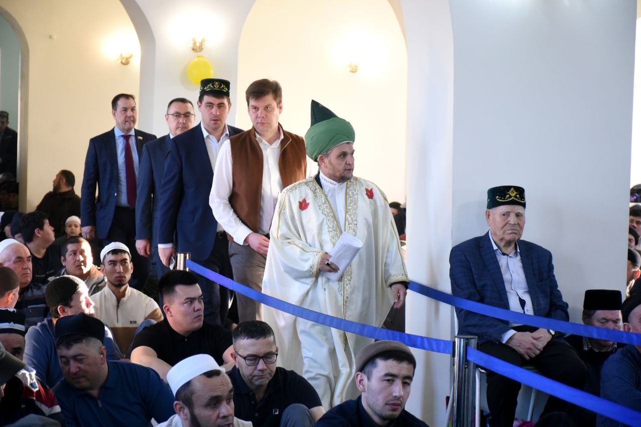 Альберт Юмадилов: Поздравляю всех мусульман с окончанием священного месяца Рамадан и светлым праздником Ураза-байрам! Альберт Юмадилов: Поздравляю всех мусульман с окончанием священного месяца Рамадан и светлым праздником Ураза-байрам!