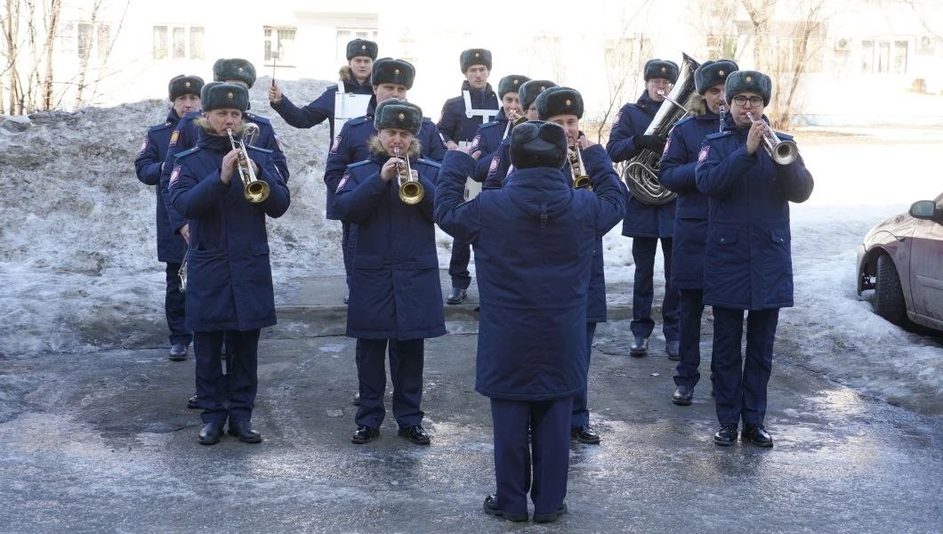 В Оренбурге открыли памятный знак Почетному гражданину города Людмиле Малиной В Оренбурге открыли памятный знак Почетному гражданину города Людмиле Малиной