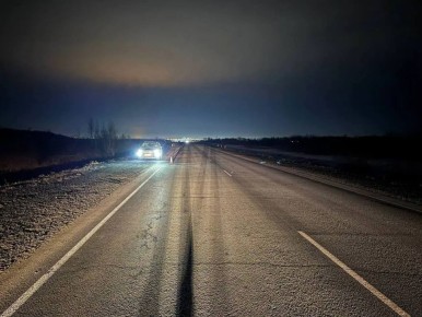 На трассе под Оренбургом сбили пешехода: мужчина госпитализирован