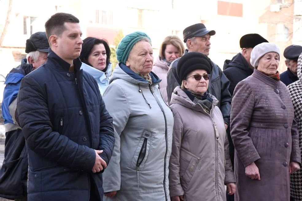 Чтобы помнили: в Оренбурге увековечили имя Почетного гражданина Александра Назарова Чтобы помнили: в Оренбурге увековечили имя Почетного гражданина Александра Назарова