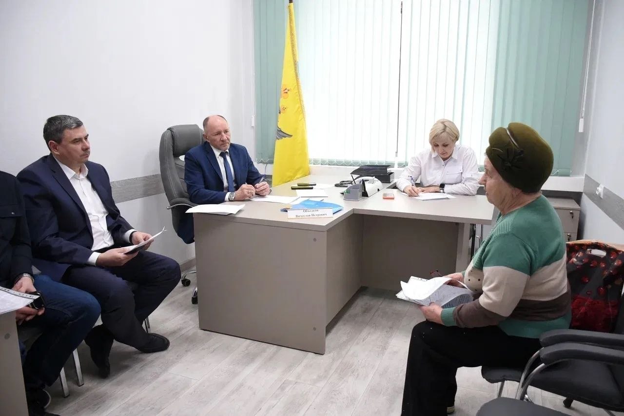 Вячеслав Объедков провел очередной личный прием граждан в муниципальной приемной Вячеслав Объедков провел очередной личный прием граждан в муниципальной приемной