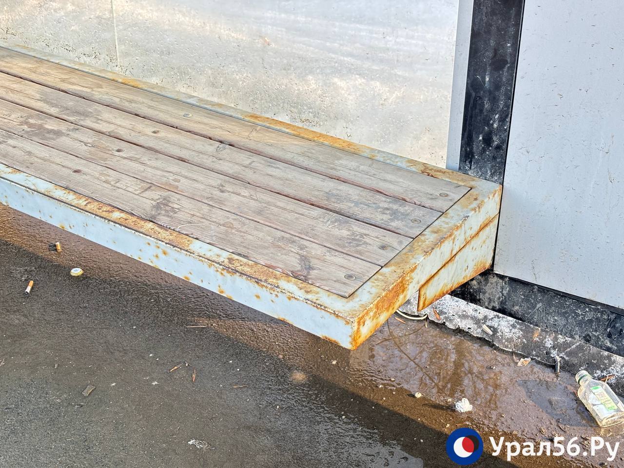 Без экрана и с «паутинкой»: Что осталось от умных остановок на Нежинском шоссе в Оренбурге Без экрана и с «паутинкой»: Что осталось от умных остановок на Нежинском шоссе в Оренбурге