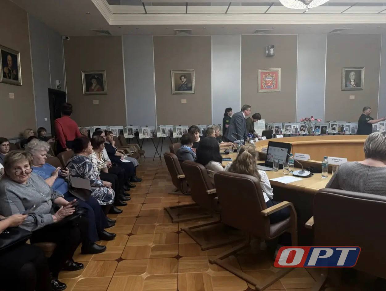 В Оренбурге открылась выставка «Щит матери — щит страны» В Оренбурге открылась выставка «Щит матери — щит страны»