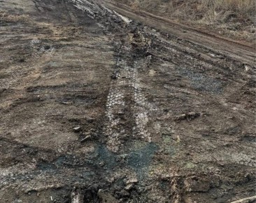 Ни пройти, ни проехать: В Орске разрушили дорожное покрытие в ходе работ