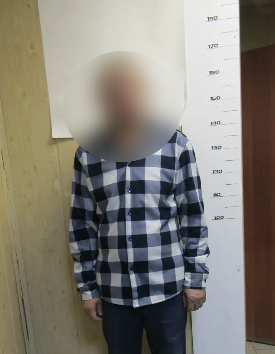 В Оренбурге сотрудниками полиции задержан подозреваемый в краже парфюмерии из магазина косметики