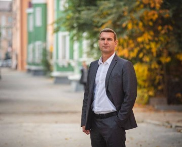 Экс-глава Новотроицка Денис Меньшиков официально объявил об отставке