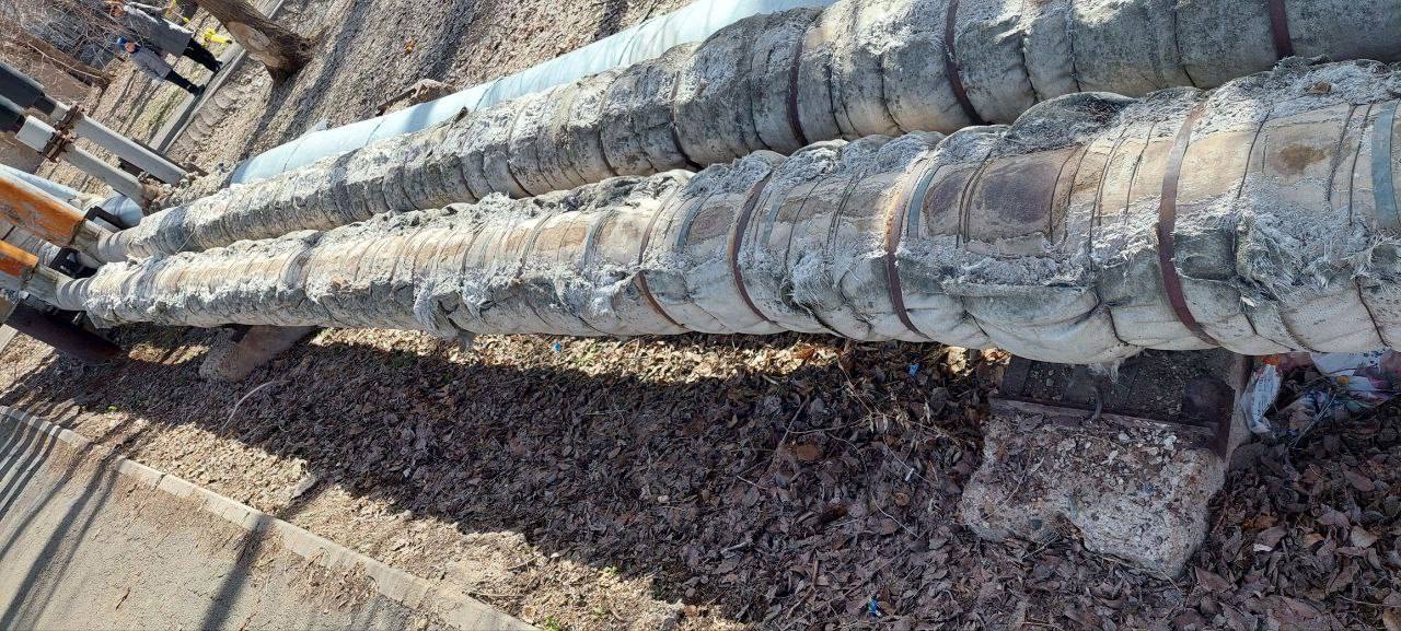 Жители улицы Туркестанской пожаловались на теплопотери изза оголенного трубопровода Жители улицы Туркестанской пожаловались на теплопотери изза оголенного трубопровода