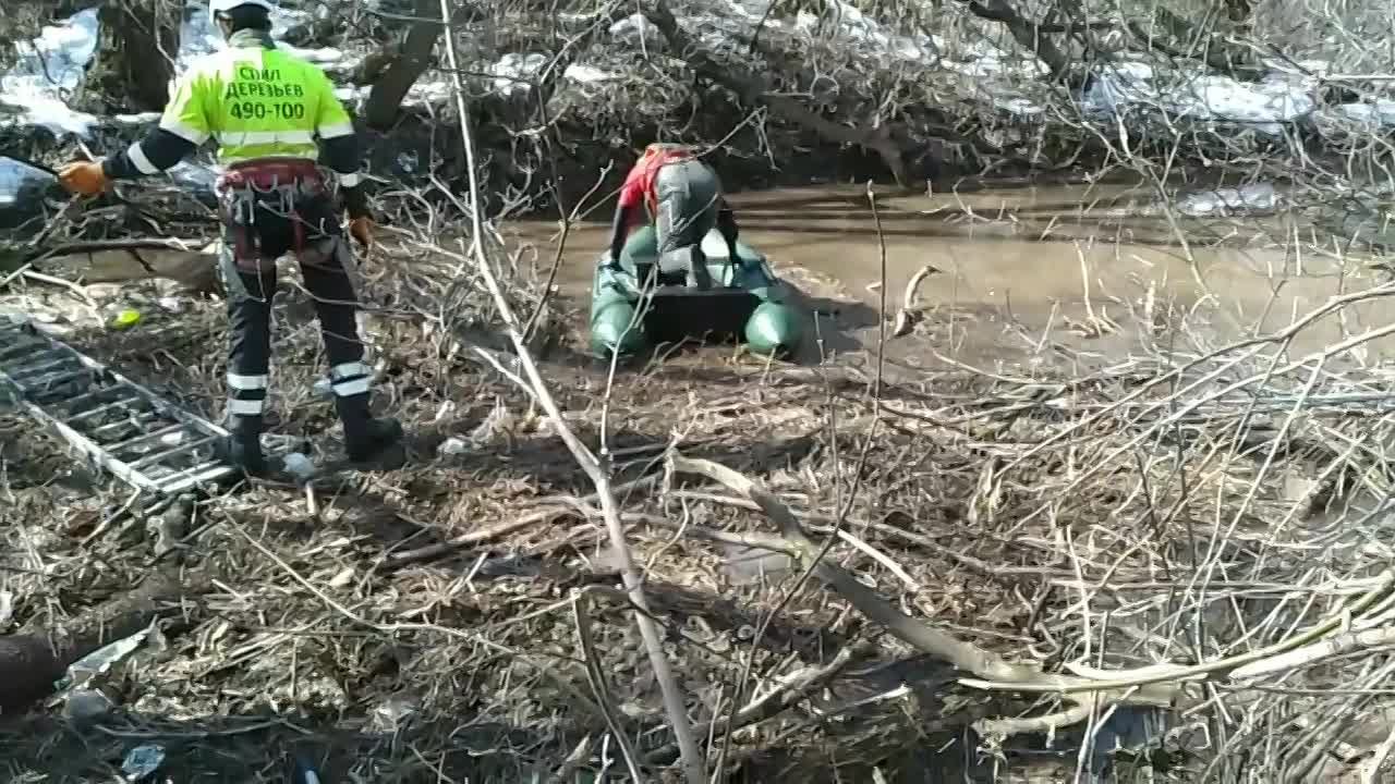 В Оренбургской области пятый день ищут пропавшего в ручье ребенка
