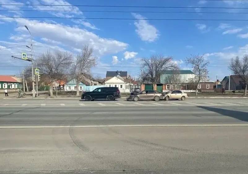 В Оренбурге в результате тройного ДТП госпитализированы два подростка