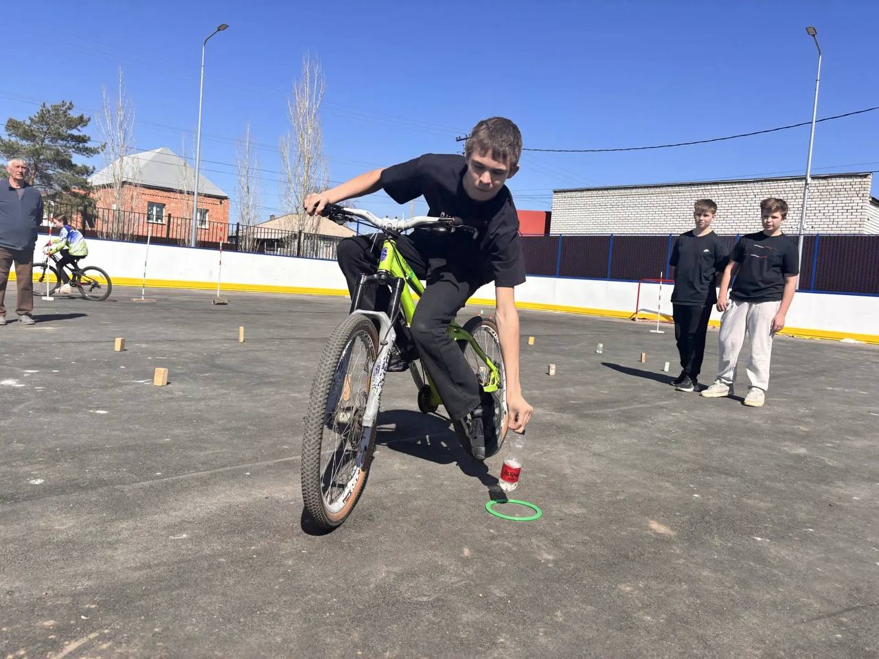 Железные кони вышли на старт Железные кони вышли на старт