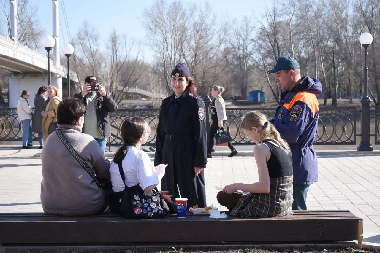 Молодежь выбирает ЗОЖ!. . 31 марта на набережной Оренбурга прошла крутая профилактическая акция для молодежи! Специалисты развернули передвижной медпункт ГАУЗ «ООКНД», побеседовали с подростками о вреде запрещенных... Молодежь выбирает ЗОЖ!. . 31 марта на набережной Оренбурга прошла крутая профилактическая акция для молодежи! Специалисты развернули передвижной медпункт ГАУЗ «ООКНД», побеседовали с подростками о вреде запрещенных...