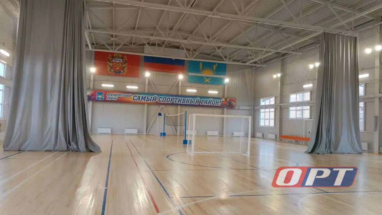 Игорь Комаров и Евгений Солнцев посетили новый ФОК в Ивановке Игорь Комаров и Евгений Солнцев посетили новый ФОК в Ивановке