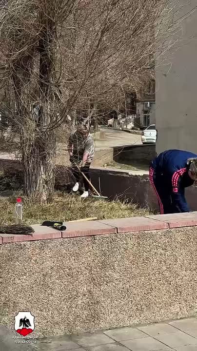 Весна — время любви, цветов и субботников