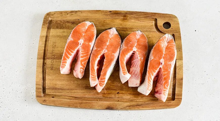 Искусство запекания: как приготовить идеальный стейк кижуча в духовке