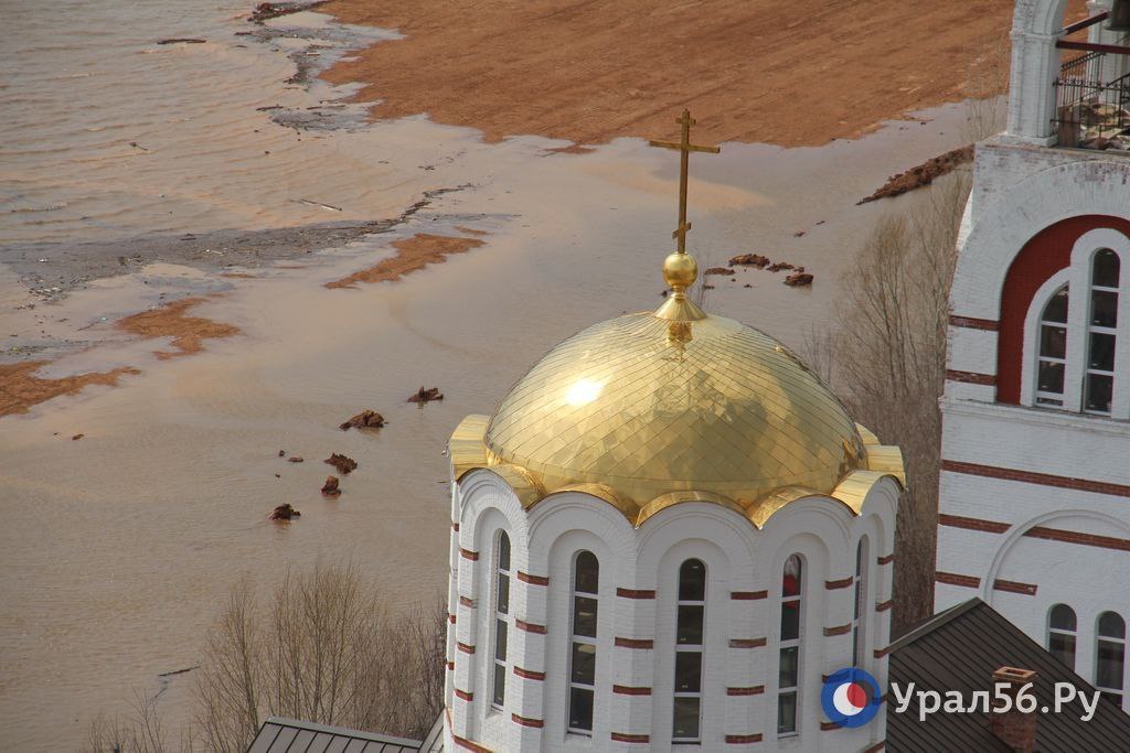 5 апреля 2024 года назад дамбу в Старом городе Орска прорвало 5 апреля 2024 года назад дамбу в Старом городе Орска прорвало