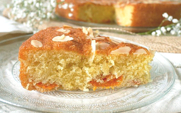 Быстрый и вкусный йогуртовый пирог с абрикосами, который покорит ваше сердце