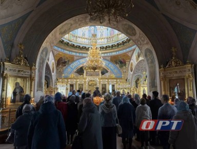 В эти минуты в Никольском кафедральном соборе Оренбурга проходит праздничная литургия в честь Благовещения Пресвятой Богородицы