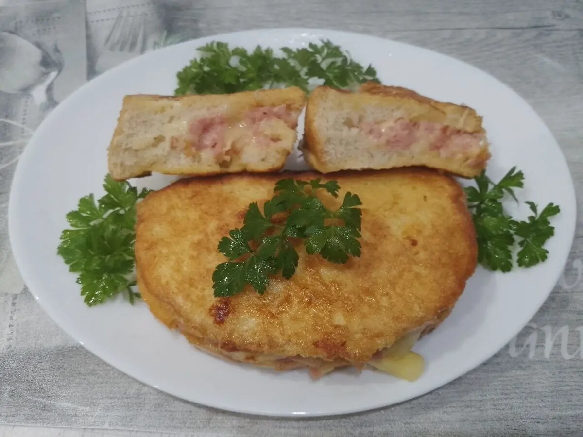 Вкусные бутерброды в яичном кляре: легкий завтрак с деталями