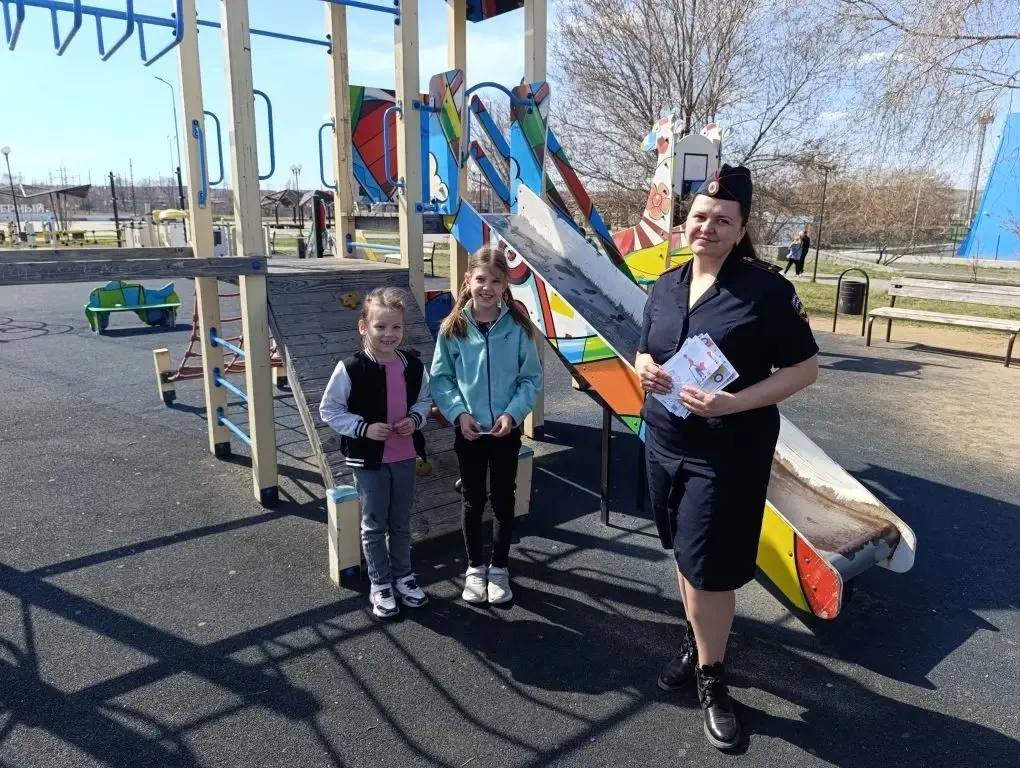 В Орском парке "Северный" прошла акция "Внимание – жизнь": Госавтоинспекция учит детей безопасности на дорогах В Орском парке "Северный" прошла акция "Внимание – жизнь": Госавтоинспекция учит детей безопасности на дорогах