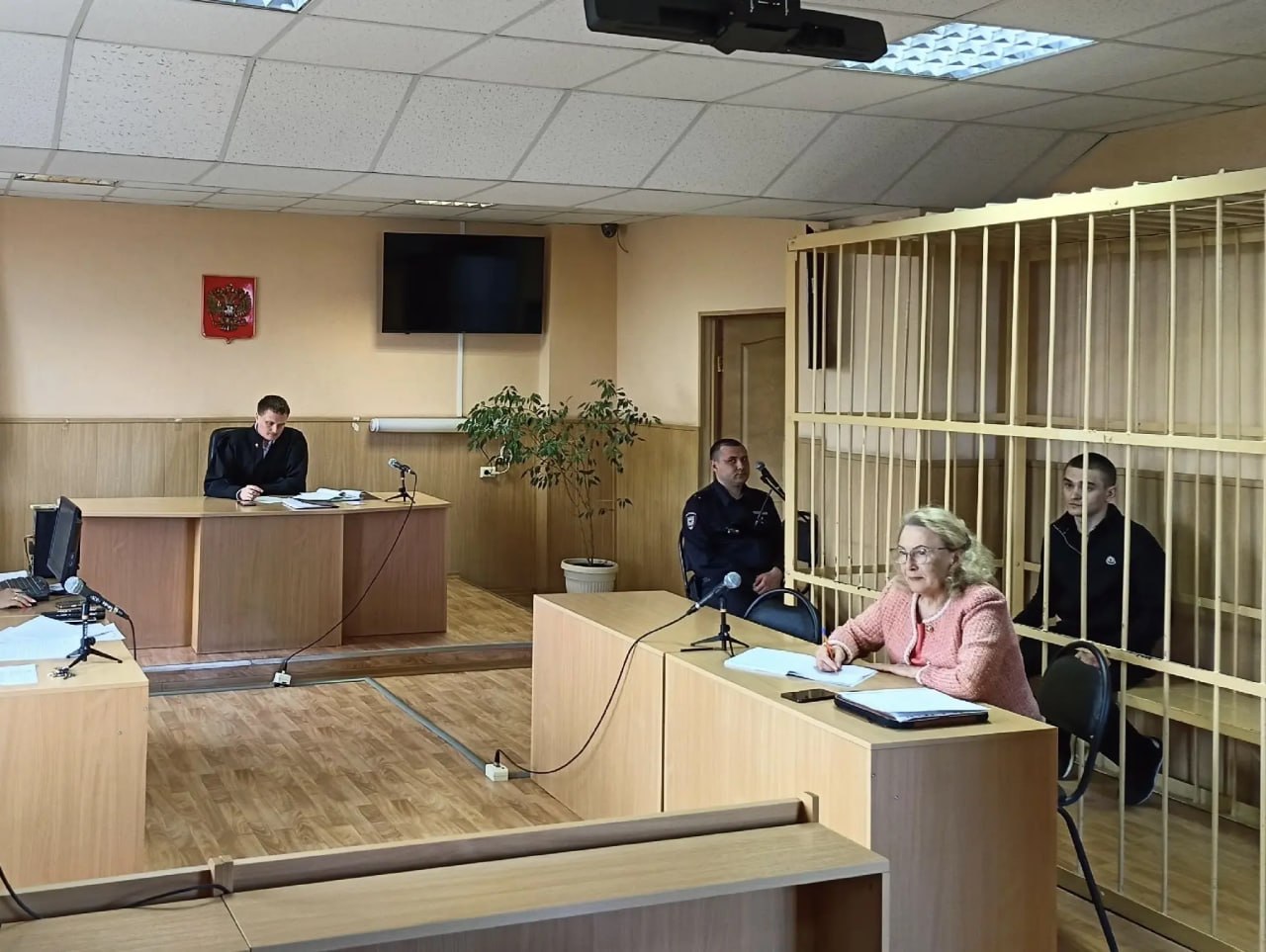 Вымогали деньги у бизнеса: Еще четыре участника организованной группы в Орске отправились под арест Вымогали деньги у бизнеса: Еще четыре участника организованной группы в Орске отправились под арест