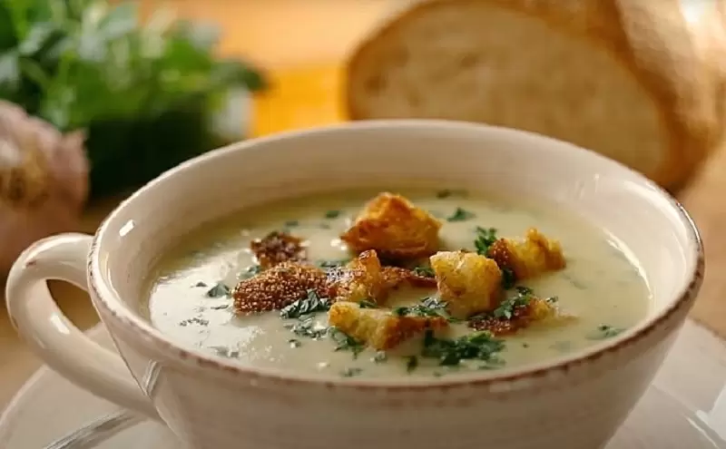 Чесночный суп: зимний уют и здоровье в одной тарелке