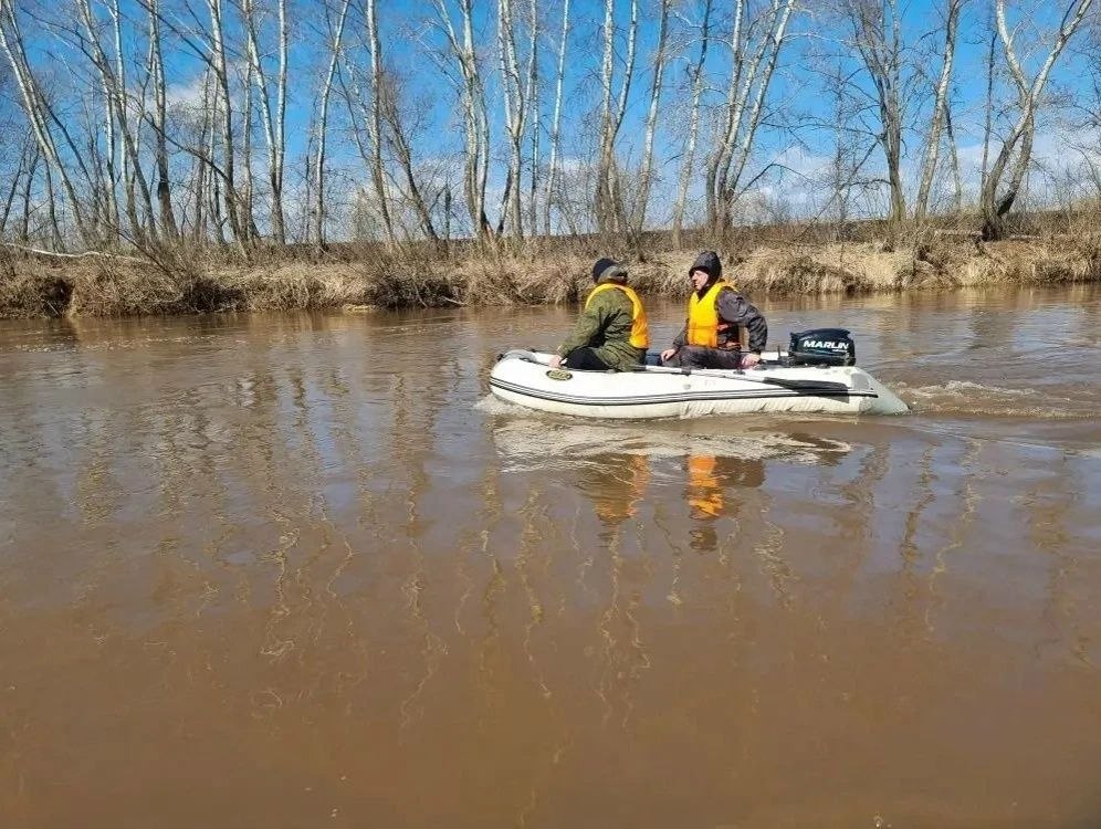 В с.Октябрьское продолжается поиск утонувшего ребенка