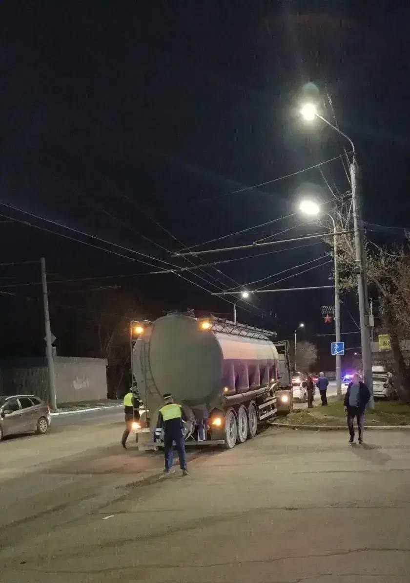 Сотрудники Госавтоинспекции Оренбурга устанавливают обстоятельства ДТП со смертельным исходом на улице Шевченко Сотрудники Госавтоинспекции Оренбурга устанавливают обстоятельства ДТП со смертельным исходом на улице Шевченко