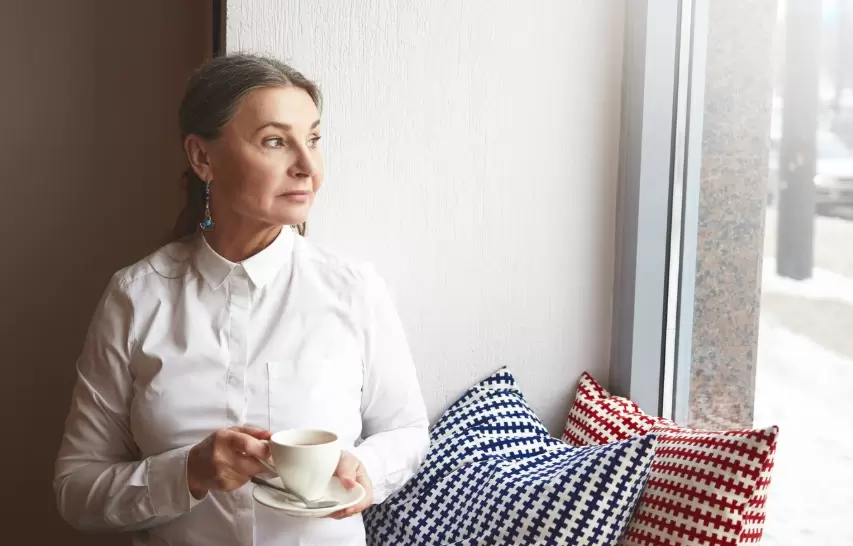 Почему женщины в 70 лет выглядят ярче, а в 55 ощущают усталость?