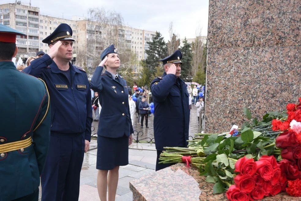 Оренбург отмечает День космонавтики Оренбург отмечает День космонавтики