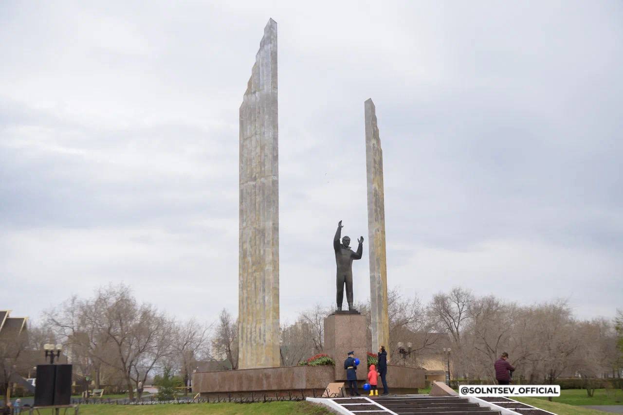 Евгений Солнцев: Юрий Гагарин – человек-легенда! Евгений Солнцев: Юрий Гагарин – человек-легенда!