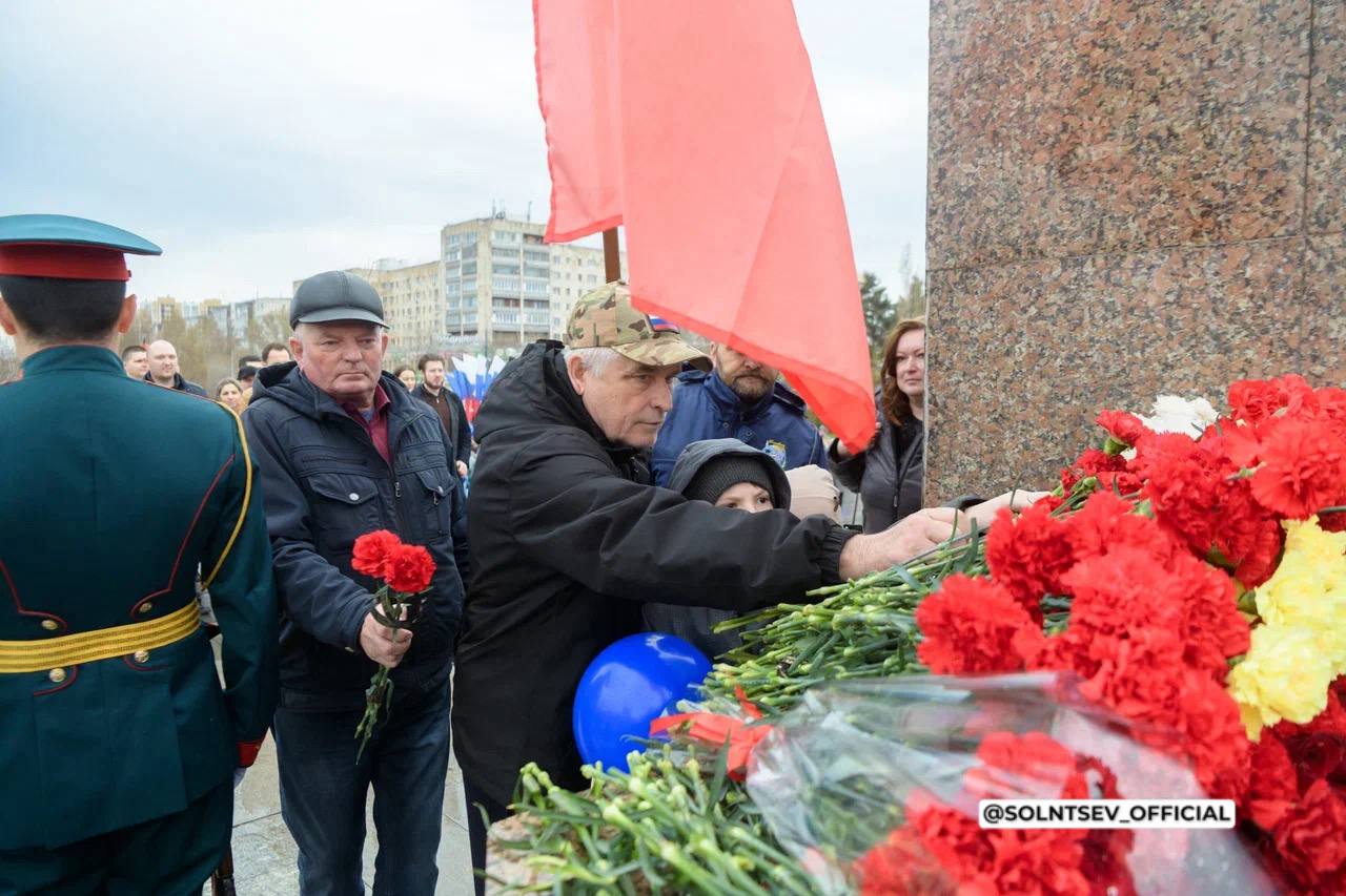 Евгений Солнцев: Юрий Гагарин – человек-легенда! Евгений Солнцев: Юрий Гагарин – человек-легенда!