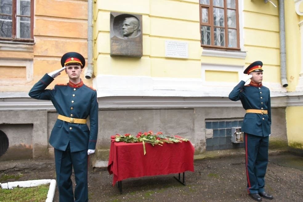 Оренбург отмечает День космонавтики Оренбург отмечает День космонавтики