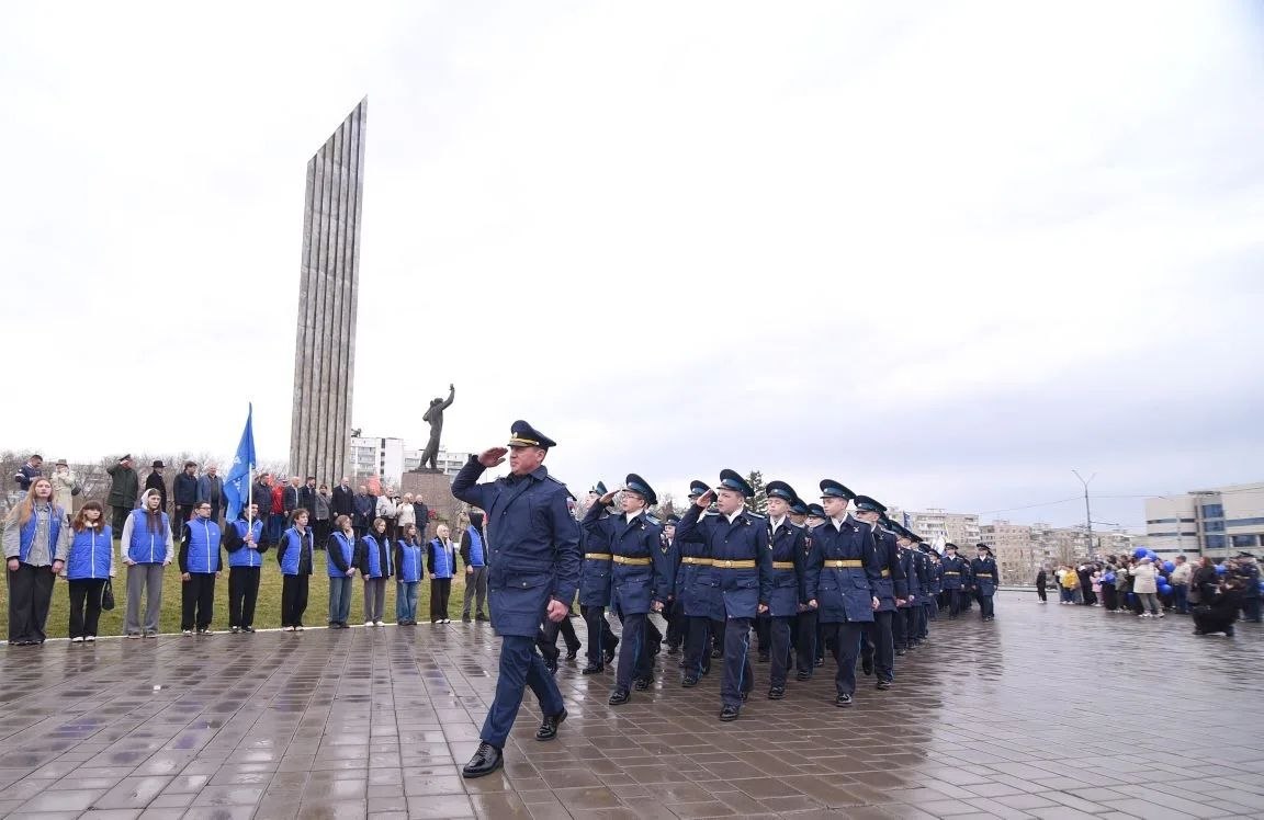 Оренбург отмечает День космонавтики Оренбург отмечает День космонавтики