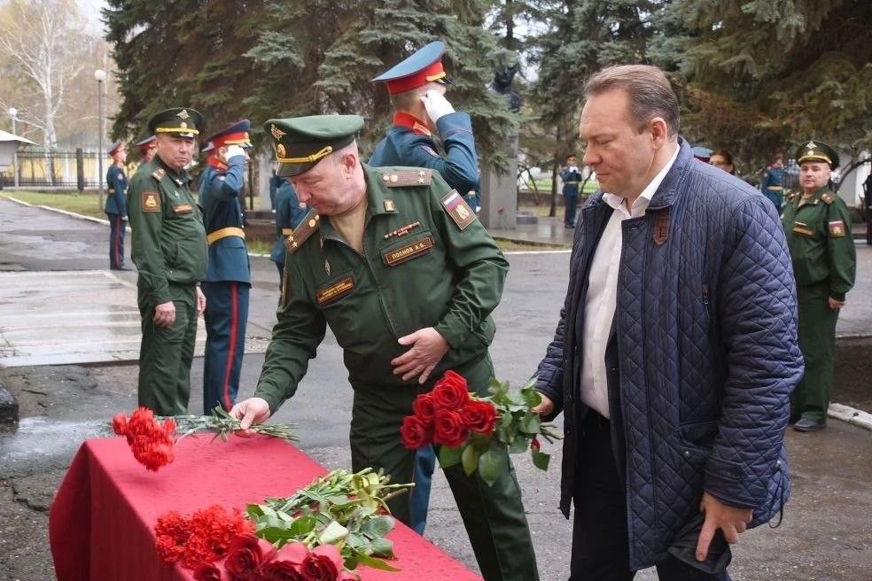 Оренбург отмечает День космонавтики Оренбург отмечает День космонавтики