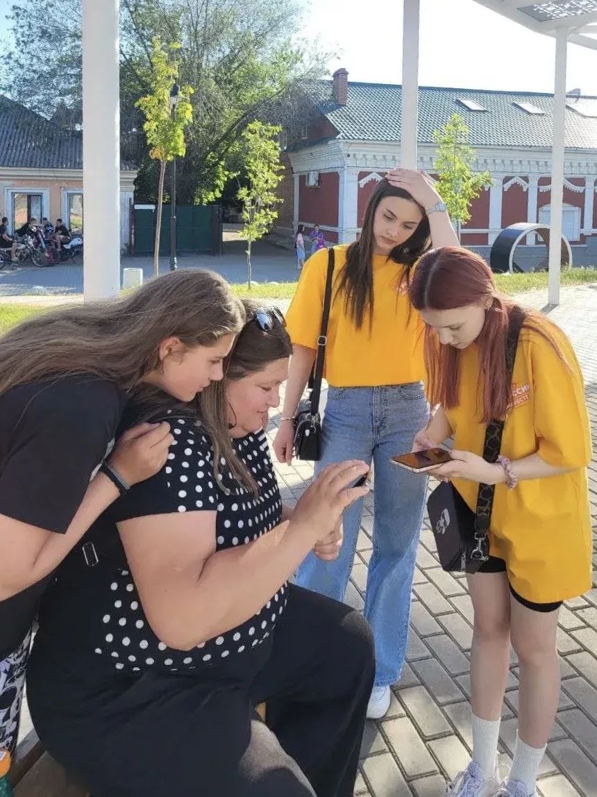 Скоро по городу снова будут ходить волонтеры Скоро по городу снова будут ходить волонтеры