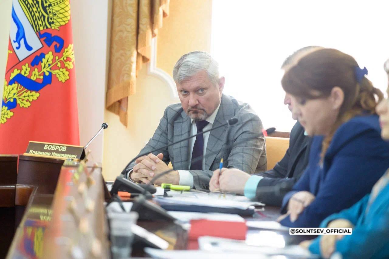 Евгений Солнцев: Огромный блок на заседании Правительства Оренбургской области сегодня посвятили здравоохранению Евгений Солнцев: Огромный блок на заседании Правительства Оренбургской области сегодня посвятили здравоохранению