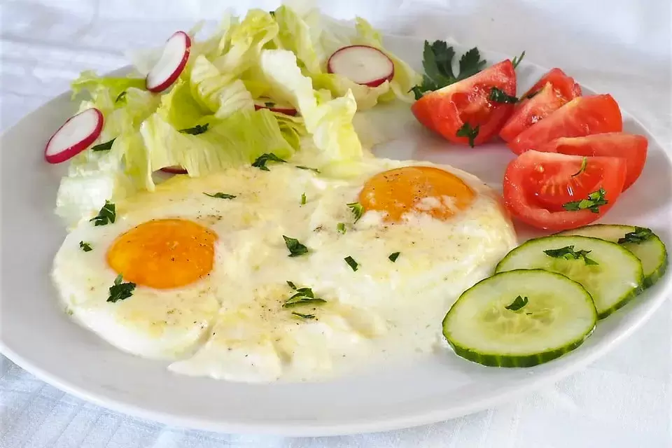 Необычная глазунья: простой рецепт, который изменит ваше представление о завтраке