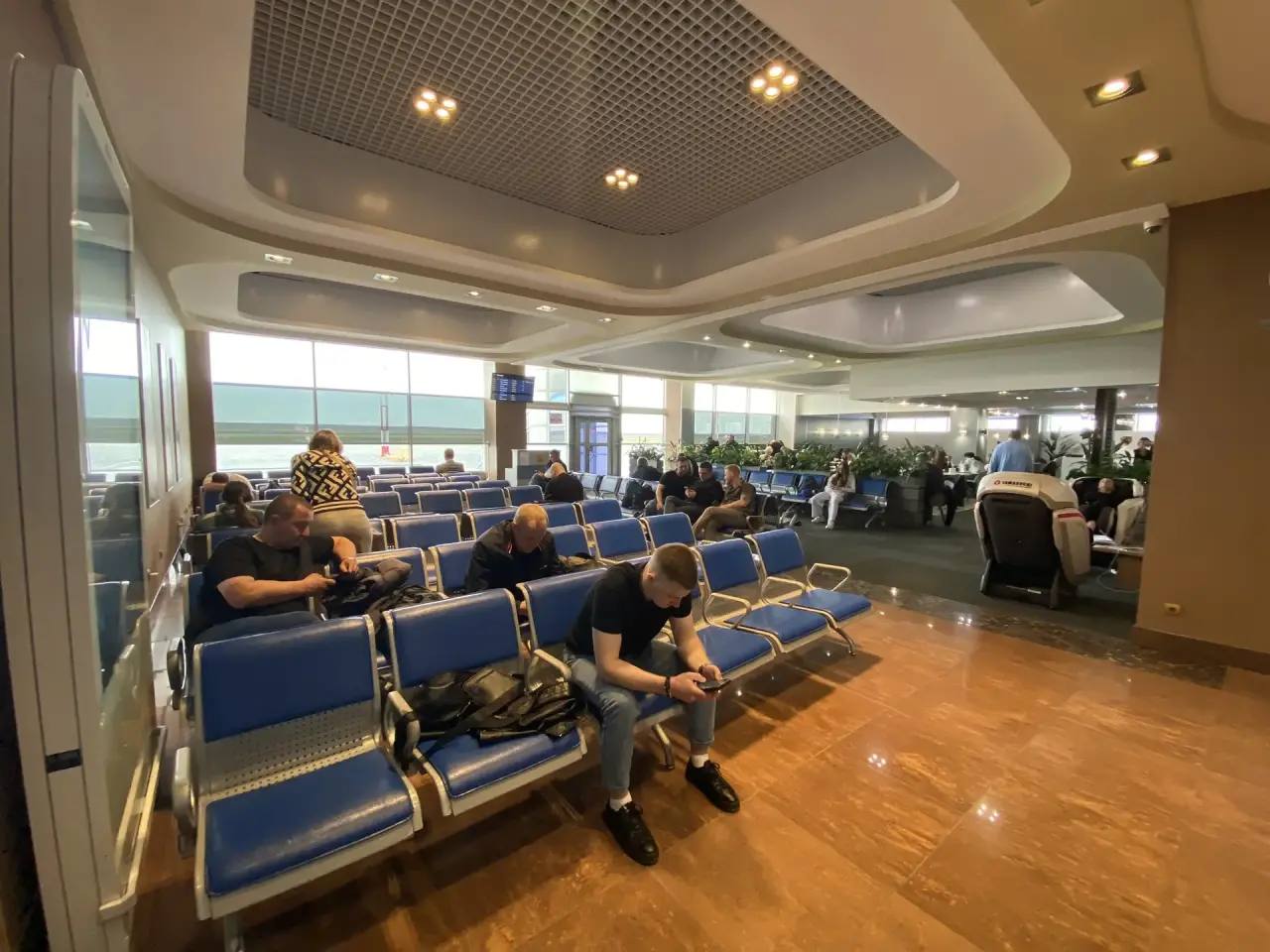 В аэропорту Оренбурга продолжают действовать ограничения на приём и выпуск рейсов В аэропорту Оренбурга продолжают действовать ограничения на приём и выпуск рейсов