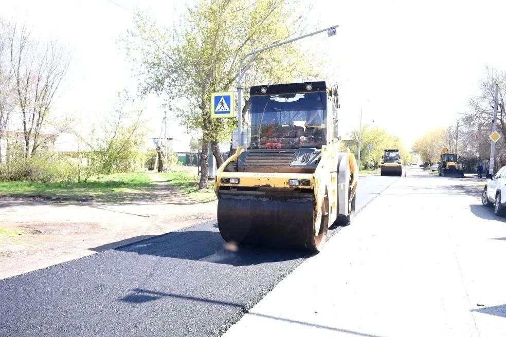 Дороги Оренбурга обновляются: работы идут сразу на нескольких участках Дороги Оренбурга обновляются: работы идут сразу на нескольких участках