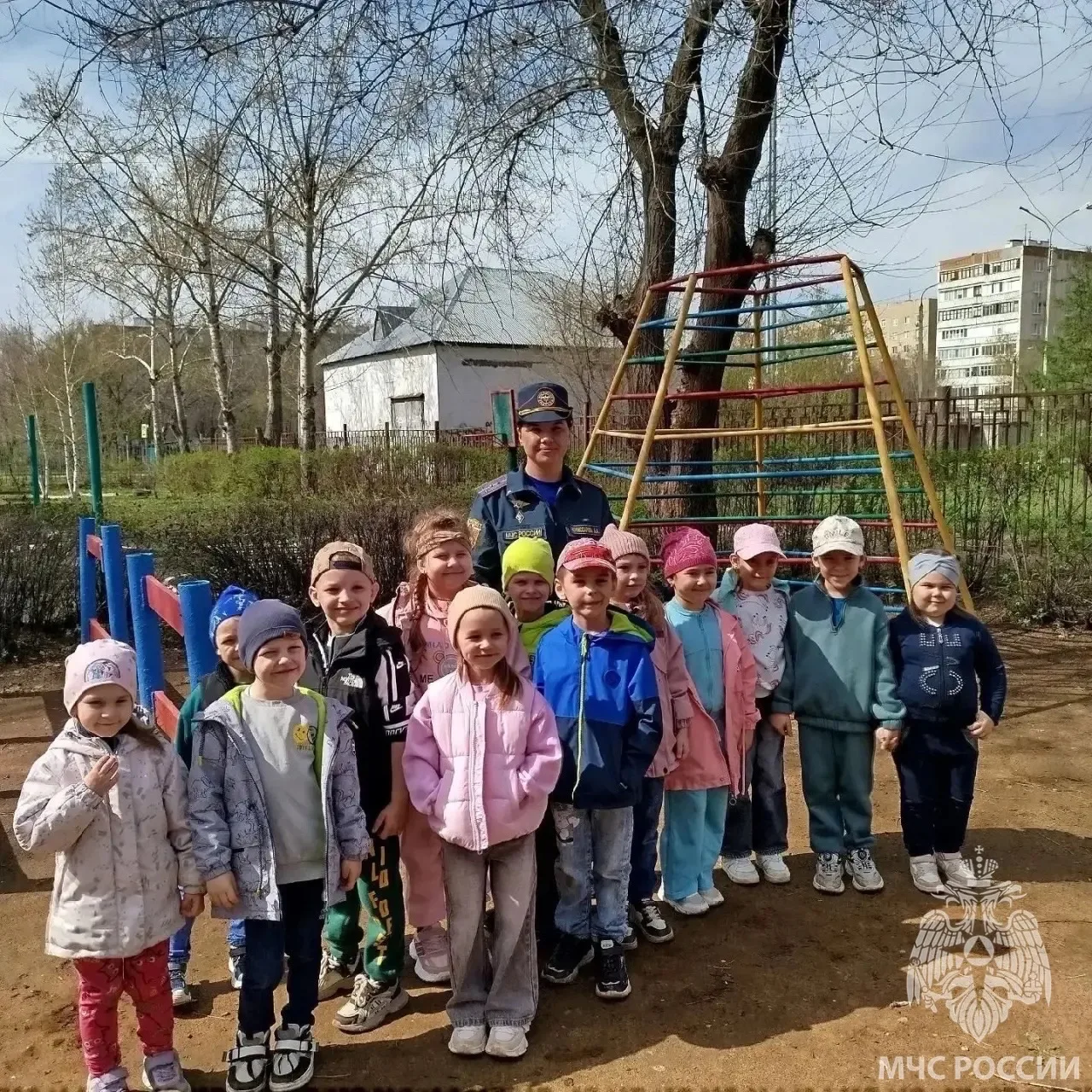 Оренбургским дошкольникам рассказали об опасности игр с источниками огня Оренбургским дошкольникам рассказали об опасности игр с источниками огня