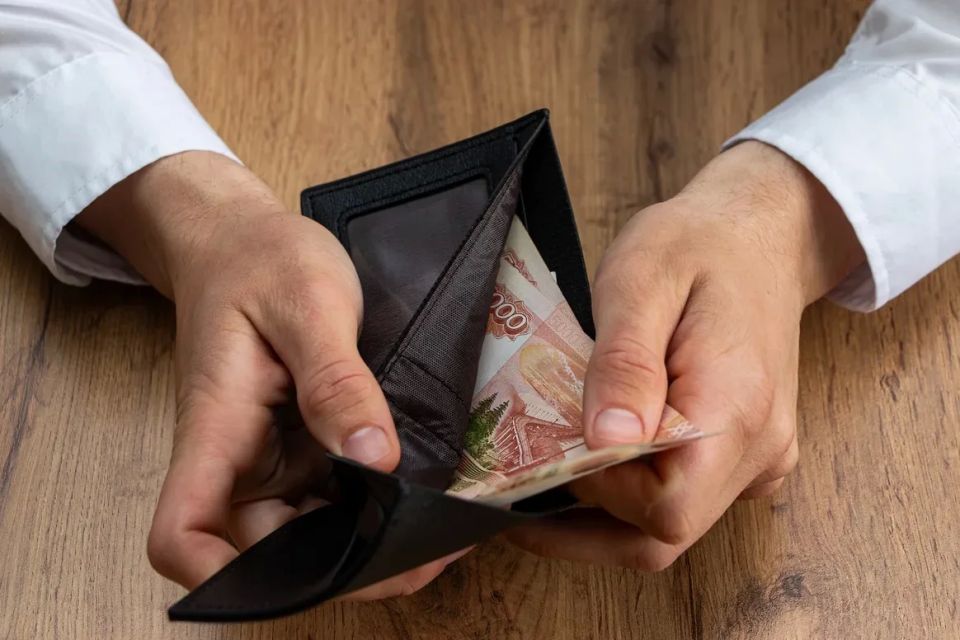 В Оренбурге на руководство завода завели дело из-за долгов по зарплате на 7,8 млн рублей