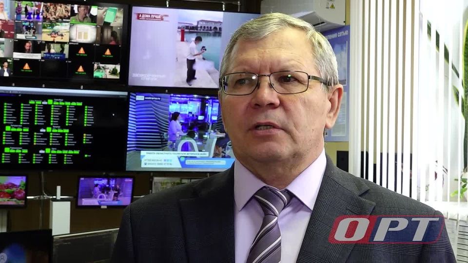 Ловите волну! С днем радио!