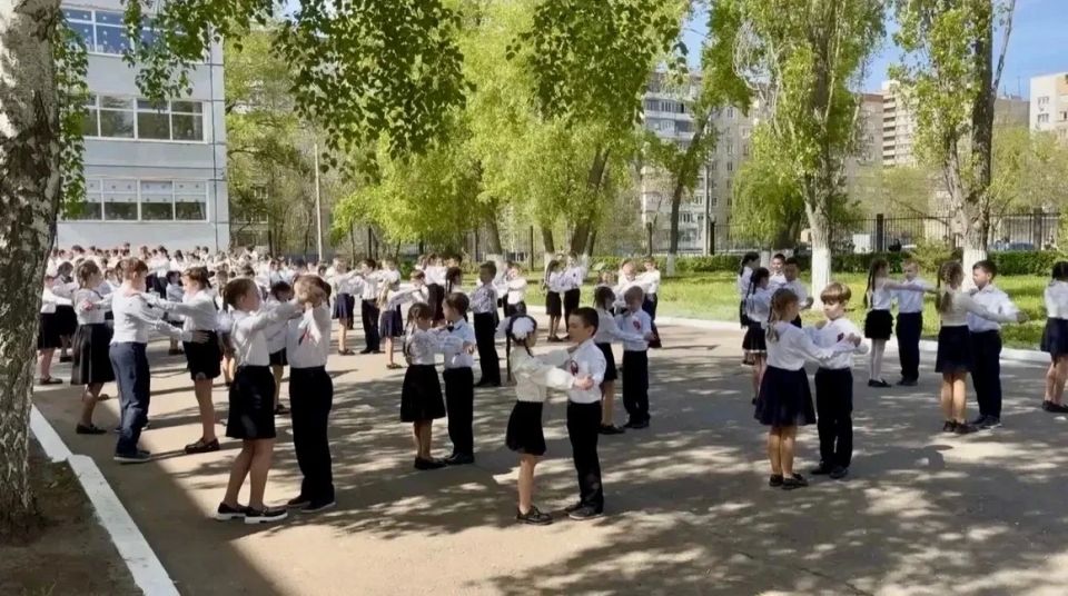 «Вальс Победы» - во дворах школ и детских садов «Вальс Победы» - во дворах школ и детских садов