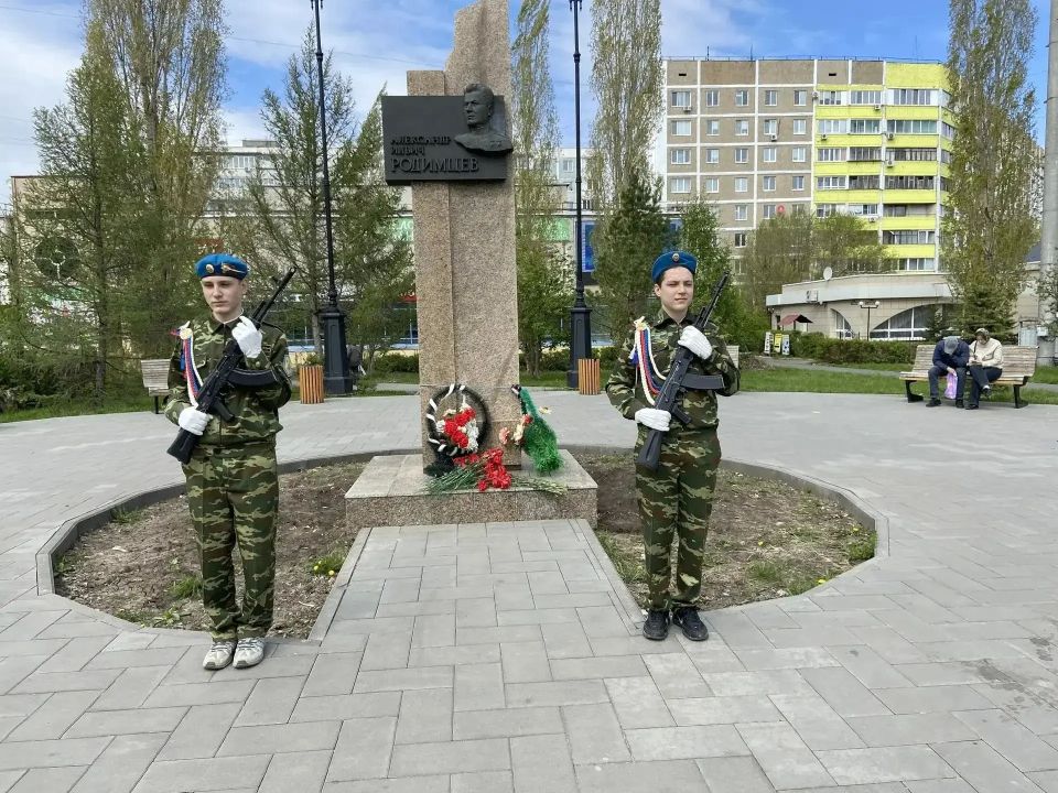 Более 2500 школьников Оренбурга присоединились к Вахте Памяти в преддверии Дня Победы Более 2500 школьников Оренбурга присоединились к Вахте Памяти в преддверии Дня Победы