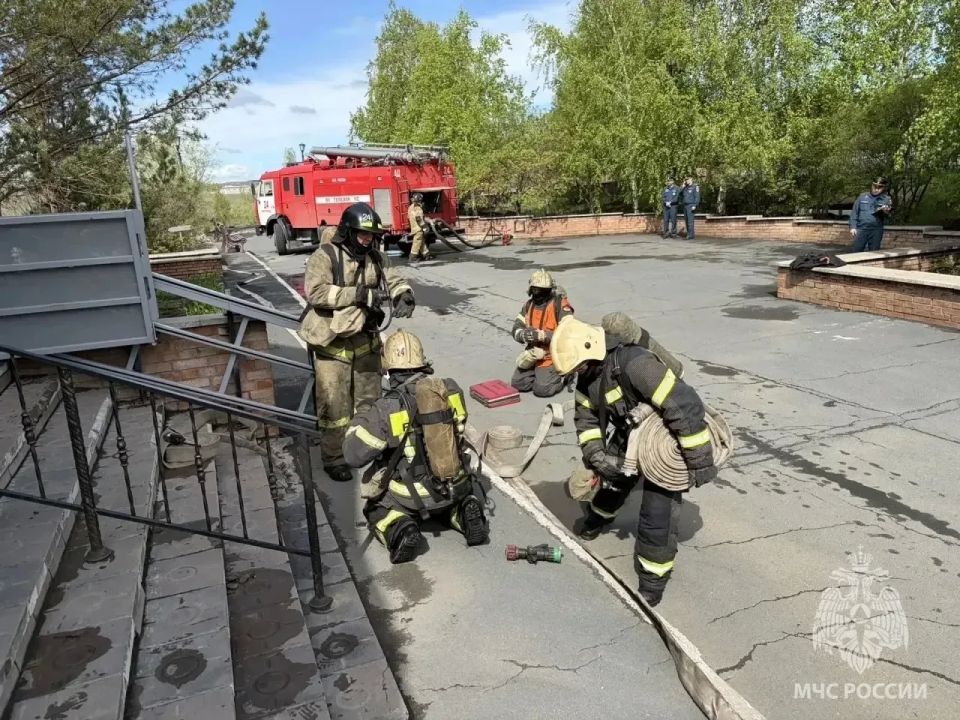 В Храме Святых апостолов Петра и Павла города Новотроицка прошли пожарно-тактические учения В Храме Святых апостолов Петра и Павла города Новотроицка прошли пожарно-тактические учения