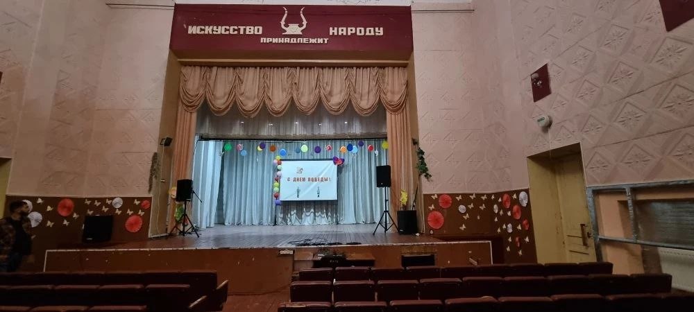 Виктор Водолацкий: Посещая город Зоринск в ЛНР, обратил внимание на Дом культуры, скрытый за строительными лесами Виктор Водолацкий: Посещая город Зоринск в ЛНР, обратил внимание на Дом культуры, скрытый за строительными лесами