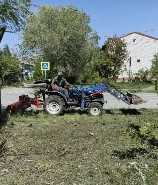 В Орске стартовал большой покос В Орске стартовал большой покос