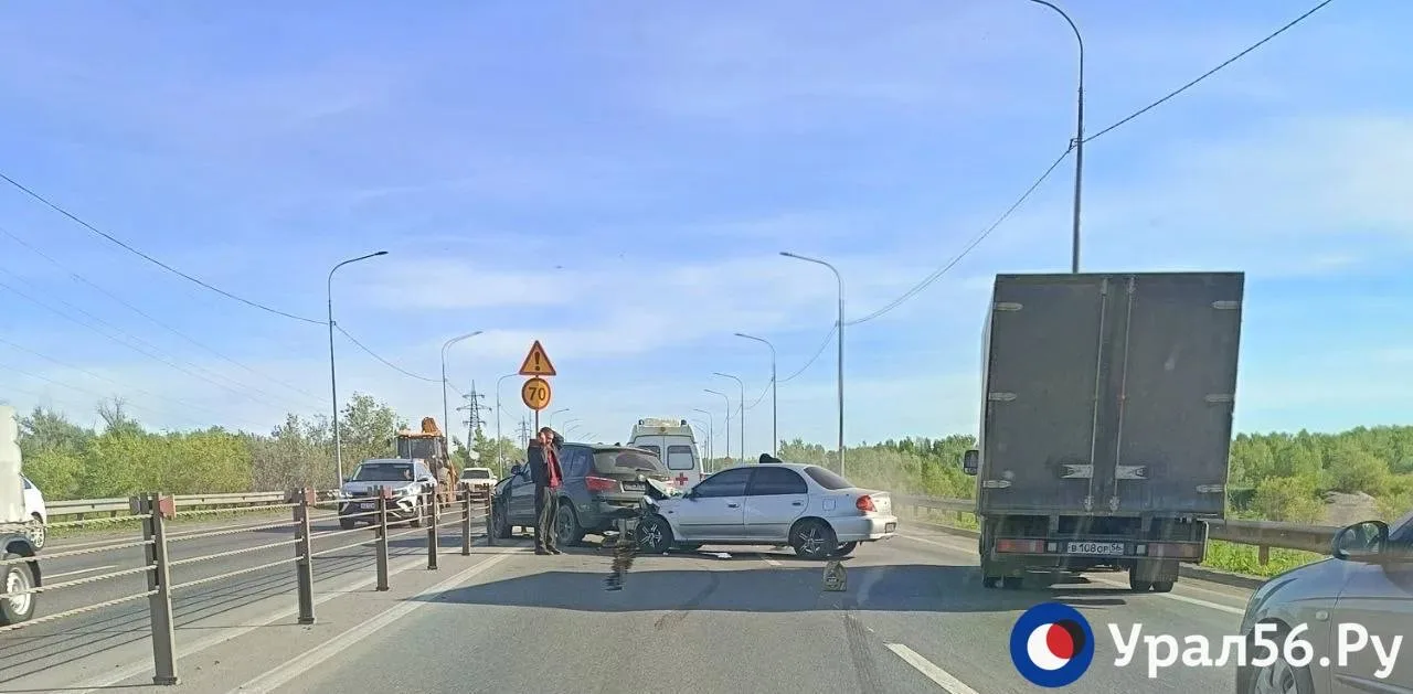 На Загородном шоссе у Ивановки из-за ДТП собралась большая пробка в сторону Оренбурга На Загородном шоссе у Ивановки из-за ДТП собралась большая пробка в сторону Оренбурга
