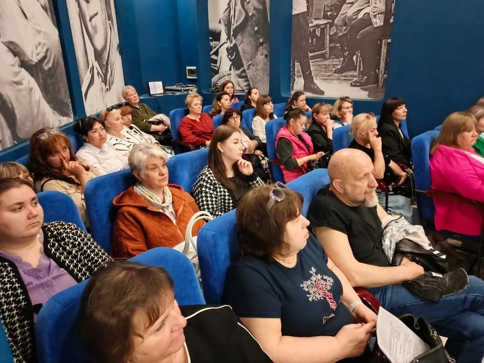 Оренбургский благотворительный фонд «Евразия» представляет свой многолетний просветительский проект на Донбассе Оренбургский благотворительный фонд «Евразия» представляет свой многолетний просветительский проект на Донбассе